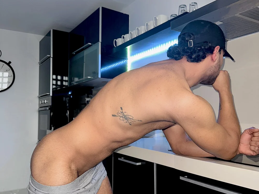 Niko5556@xh's Offline Chat Room