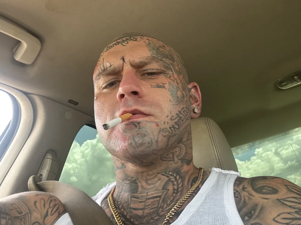 Offline chatovací místnost TattedNConvicted