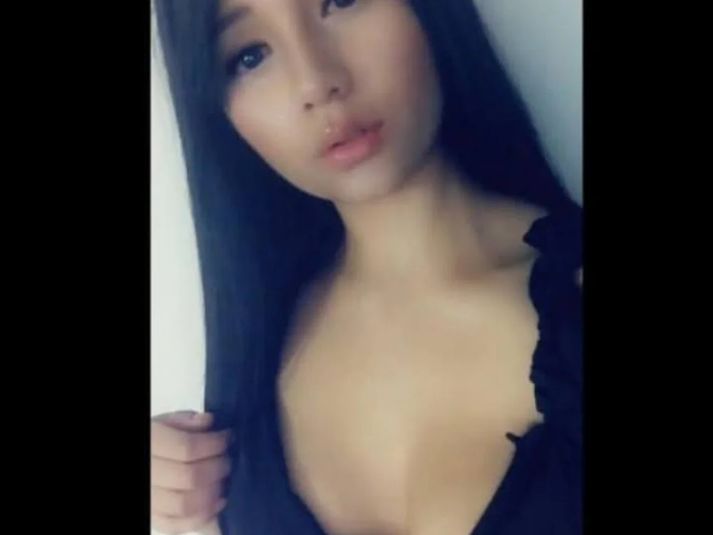 karlota_vitely's Offline XXX Chat