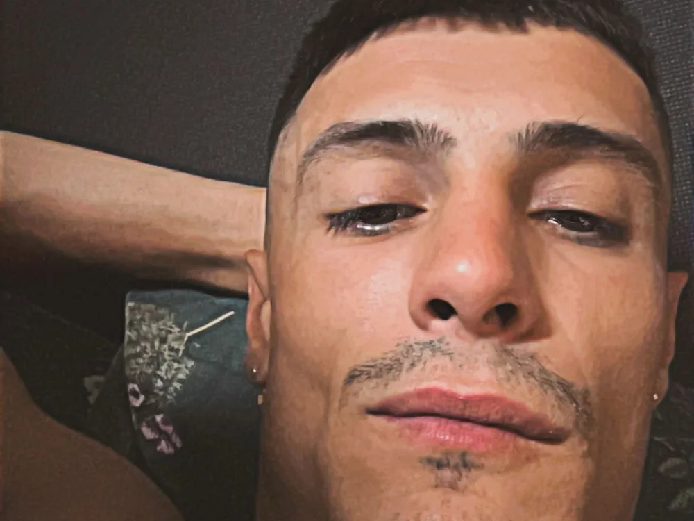 LucasVez69n Offline XXX chat