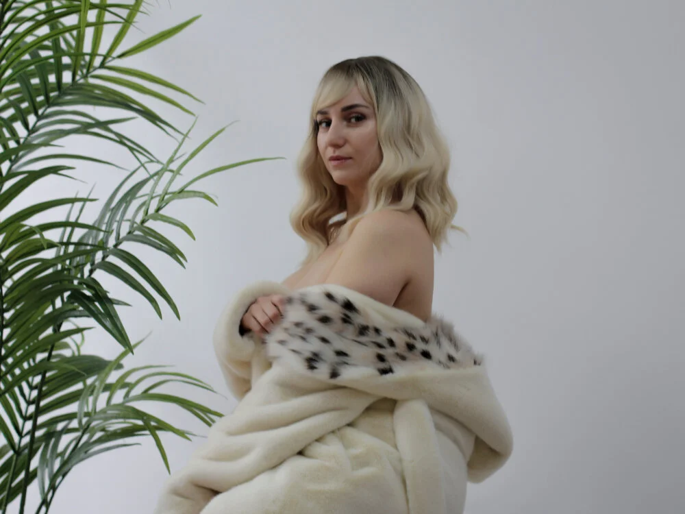 MilenaBlossom: офлайн-секс-чат