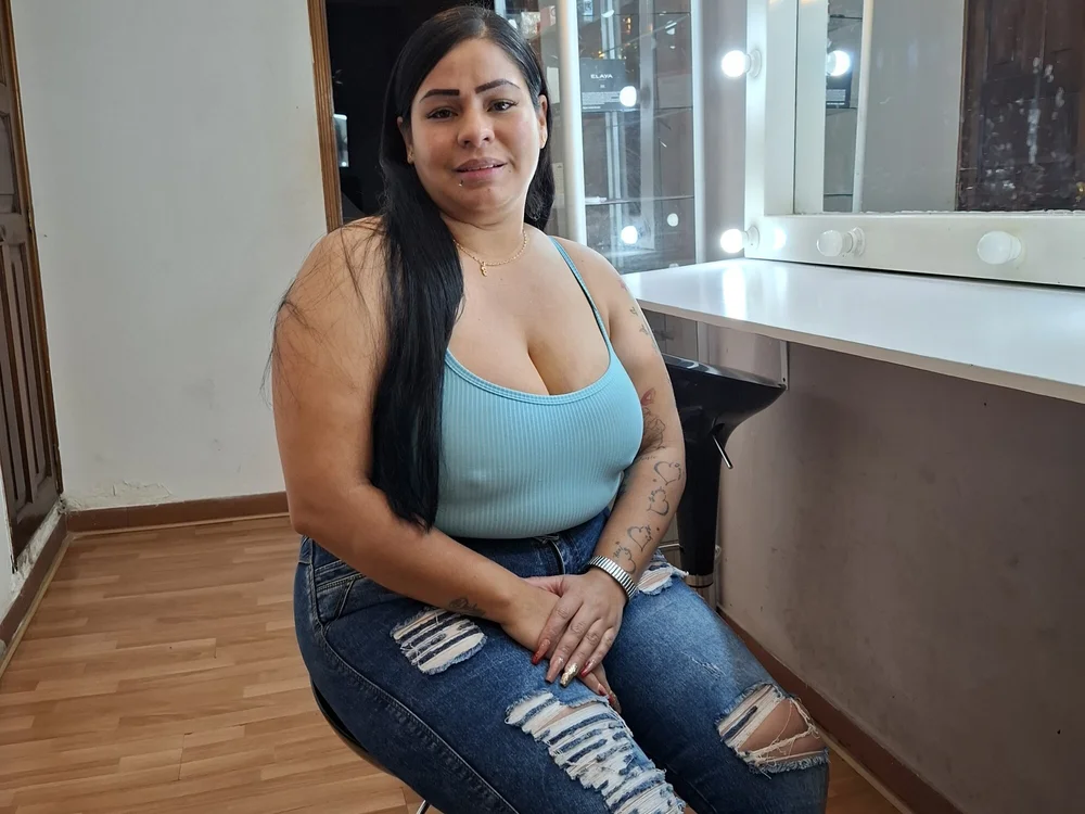 Luna_Adkins offline chatrum