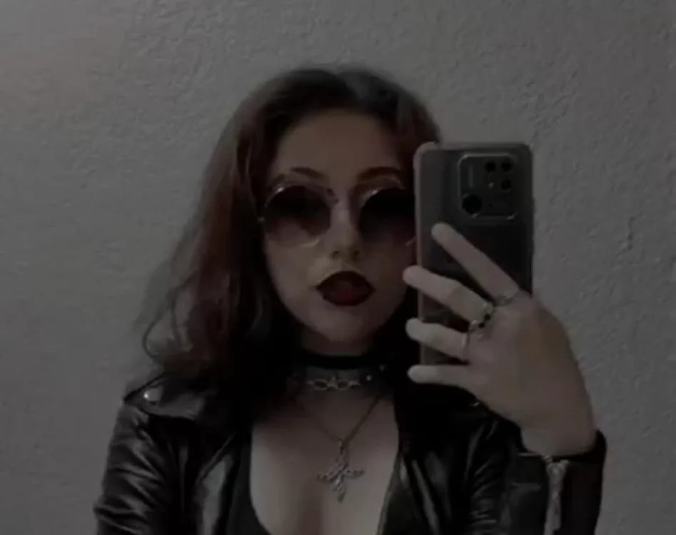 SabbathSinclair's Offline XXX Chat