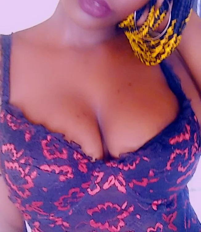 EbonyKats' Offline XXX Chat