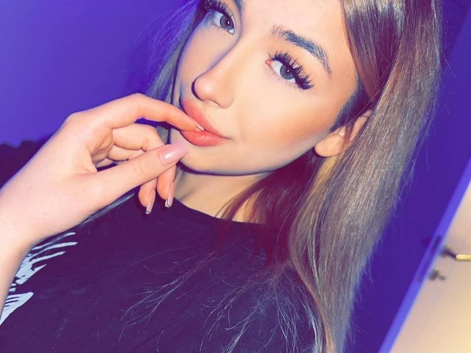 MilaKikoo1's Offline XXX Chat