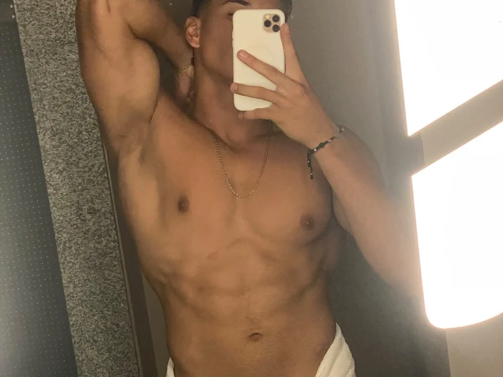 brian_muscle offline XXX-chat
