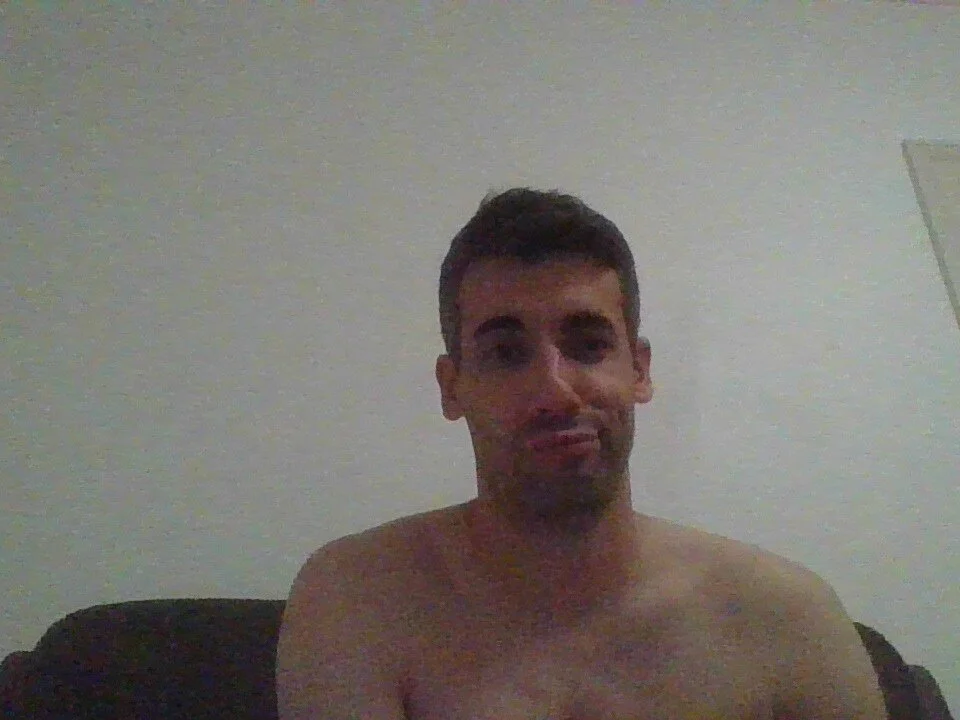 JulioIsHere4you – Offline XXX chat