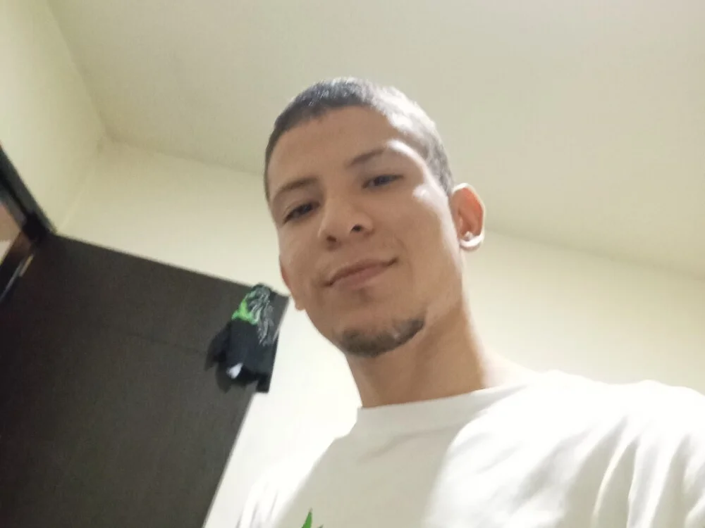 Ccgghh2005 offline XXX-chat