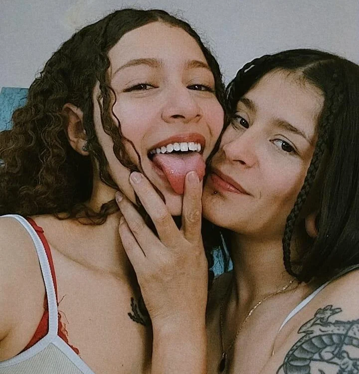 Czat XXX offline – Alice_and_Amber_10