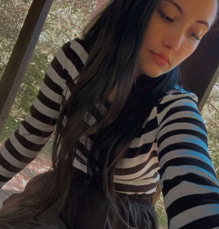 Sofi_Summers' Offline Chat Room