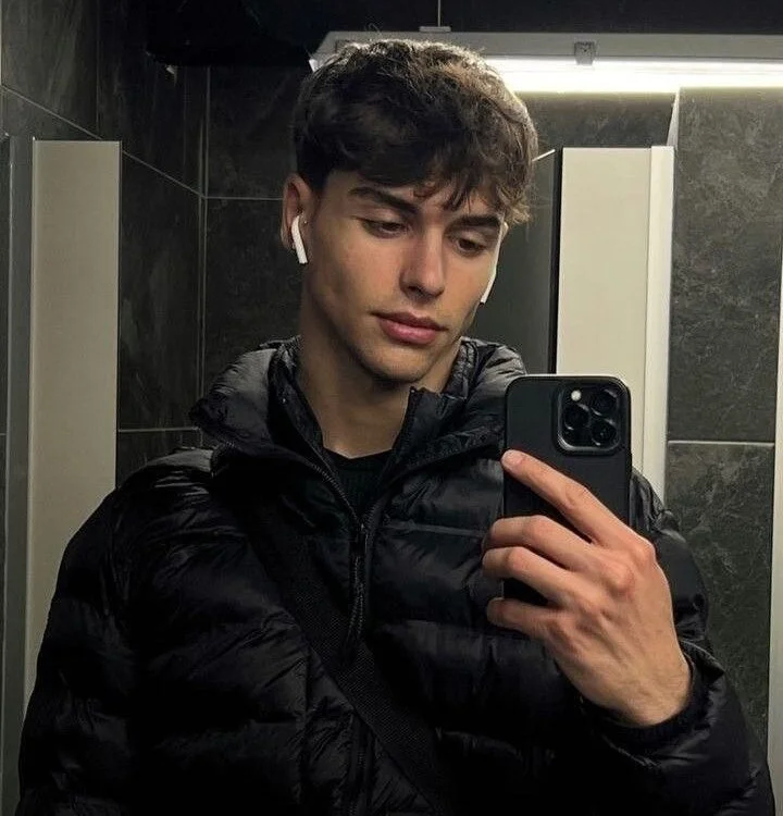 Akgun002472 Chat XXX Ngoại tuyến