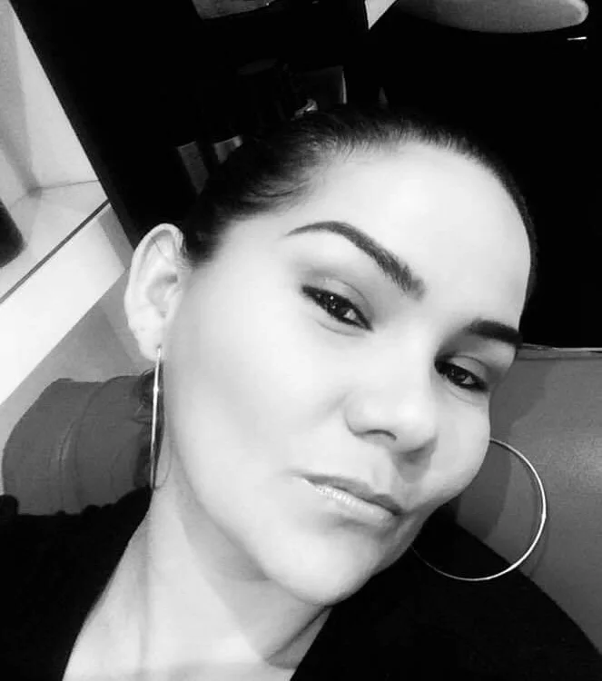 Becca_0's Offline Chat Room