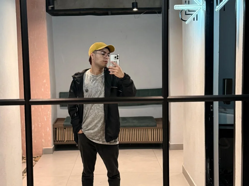 MaverickDrift's Offline XXX Chat