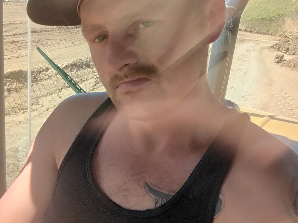 kiktdick's Offline Chat Room