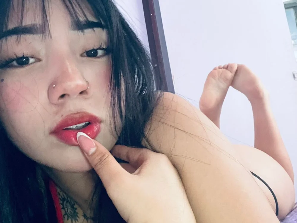 Soffi_x_x_n Offline XXX chat