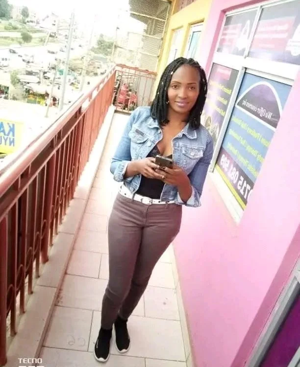 Hot_Cammille offline chatrum
