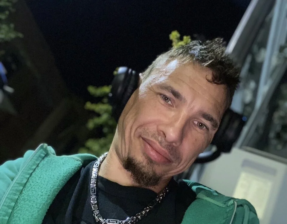 Adrian8234's Offline Chat Room