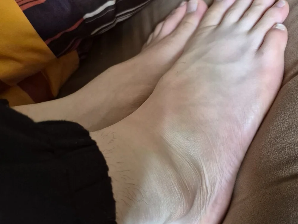 feet34 cover photo