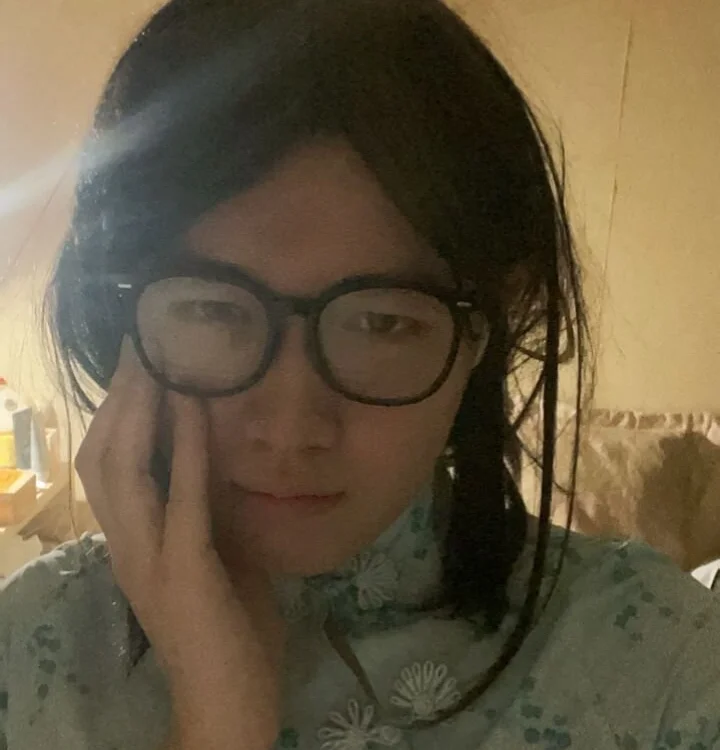 sissy_lee's Offline Chat Room
