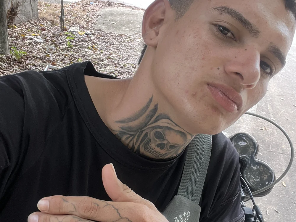 brayanz16 Chat XXX offline