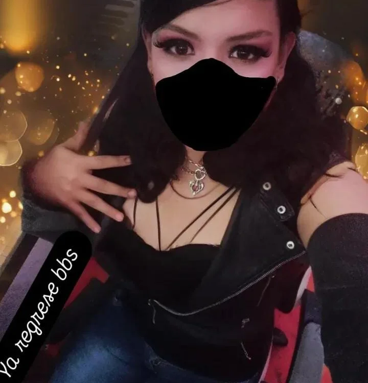 Fox_Gothic's Offline Chat Room