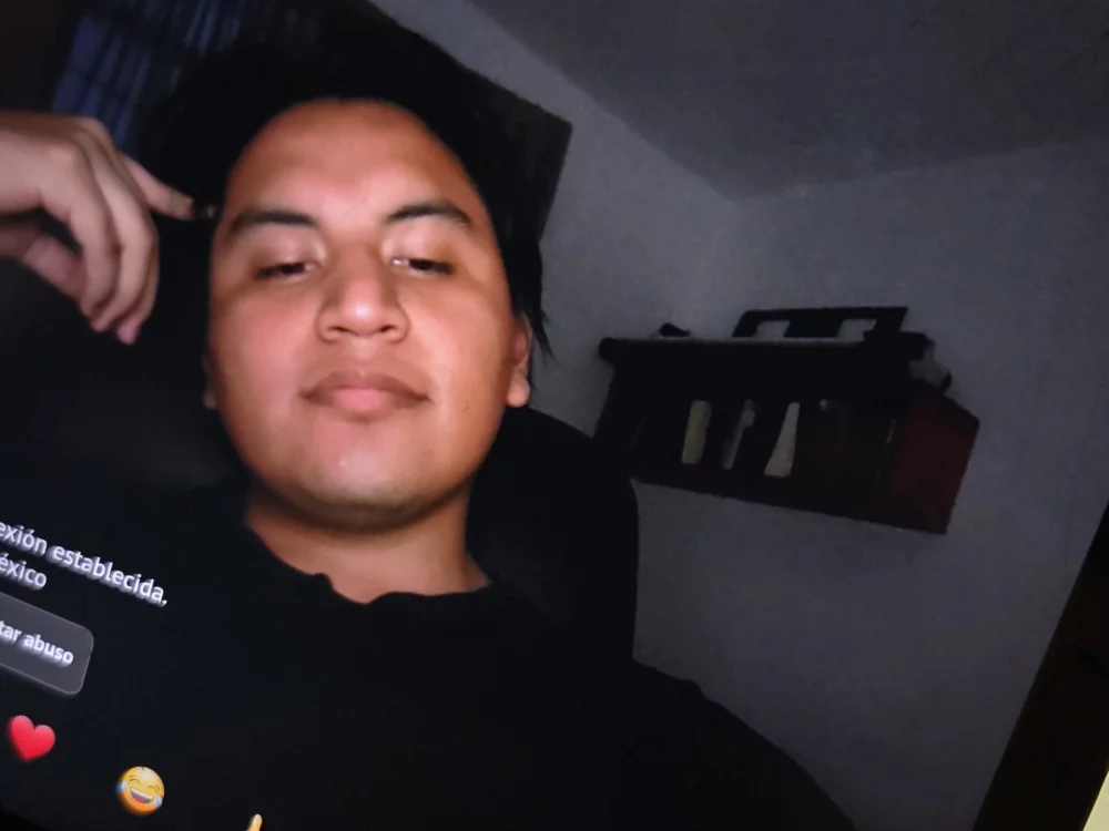 Abrahamggg's Offline XXX Chat