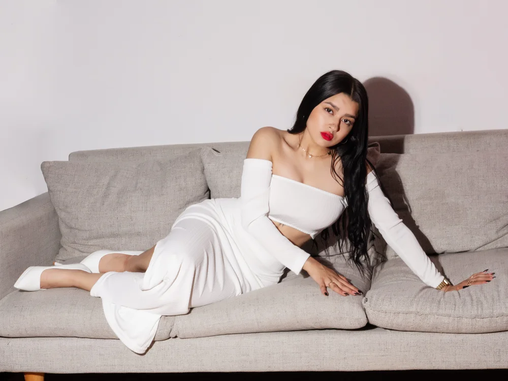 Emilyy_ offline XXX-chat
