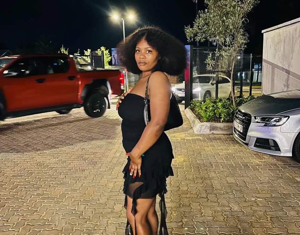 EbonytitsX offline XXX-chat