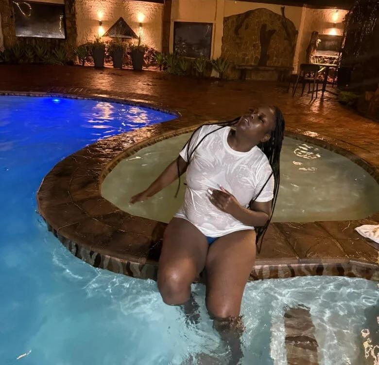 Thickdarkbby's Offline XXX Chat