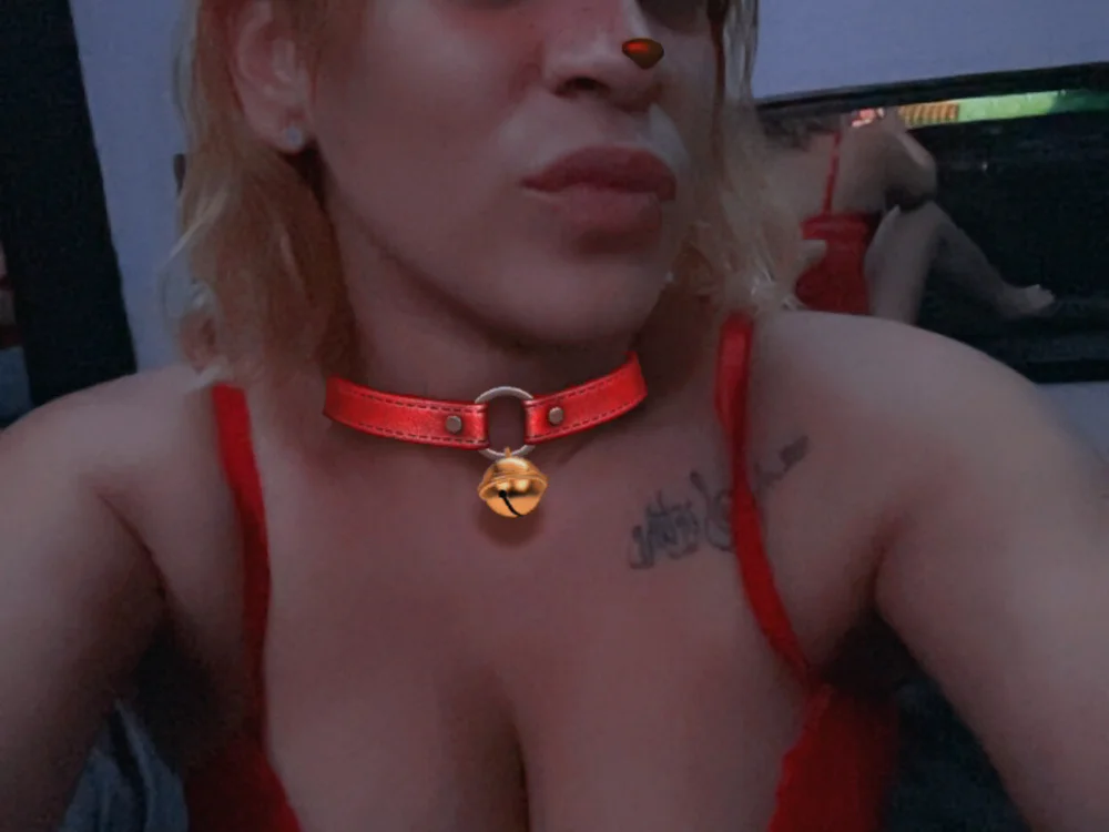 Lizzyluis' Offline Chat Room