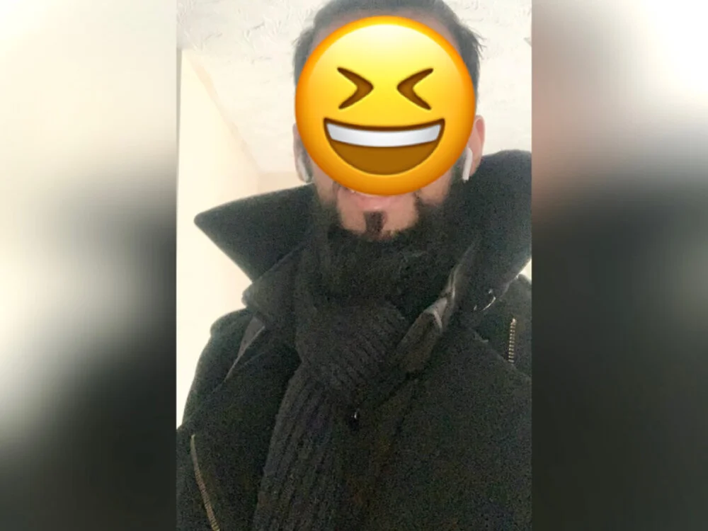 BrownBoyStrokin 離線 XXX 聊天