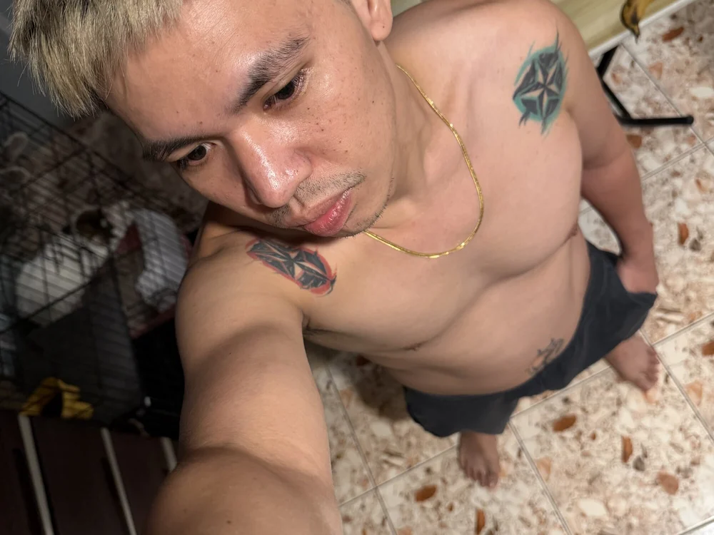 cocklover_666n Offline XXX chat