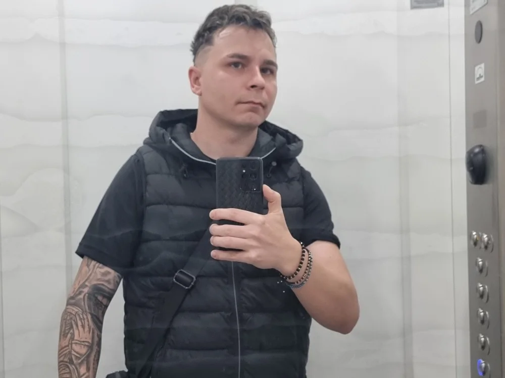 Flipper9321's Offline Chat Room