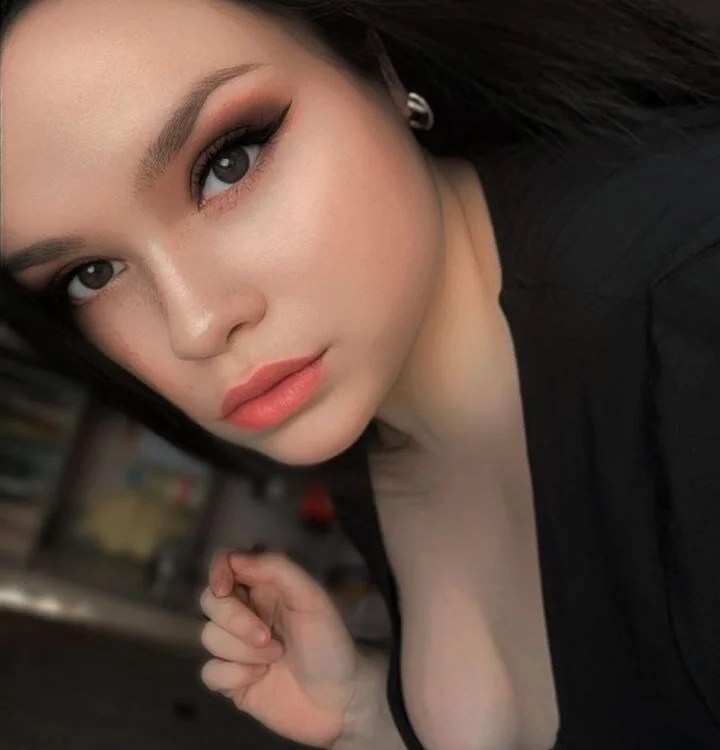 AdelinaOlsen offline chatrum