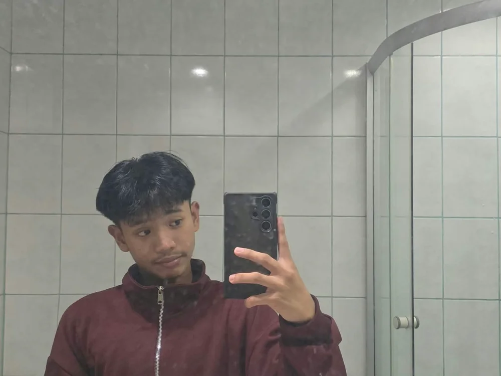 morenohandsomeasian Offline XXX-chat
