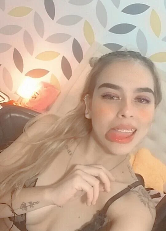 katalina_suarez's Offline Chat Room