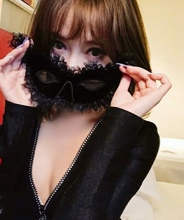 AmiliYanXUE's Offline XXX Chat