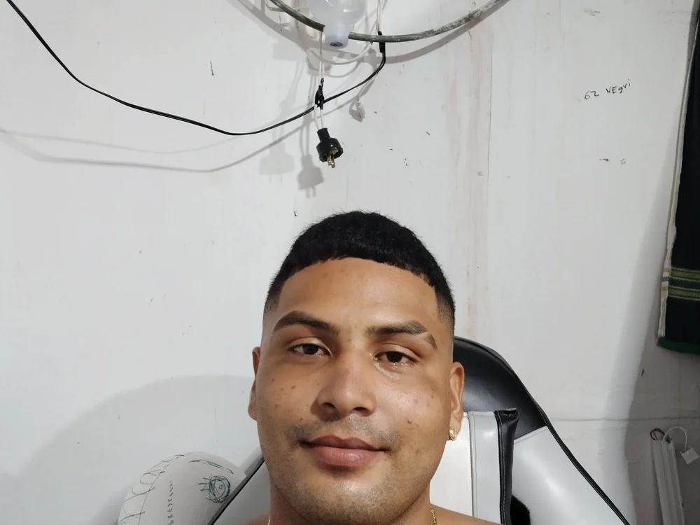 Junior_big26's Offline Chat Room