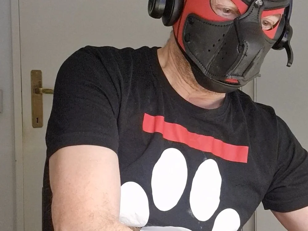 دردشة Mr_Woof69 الجنسية دون اتصال