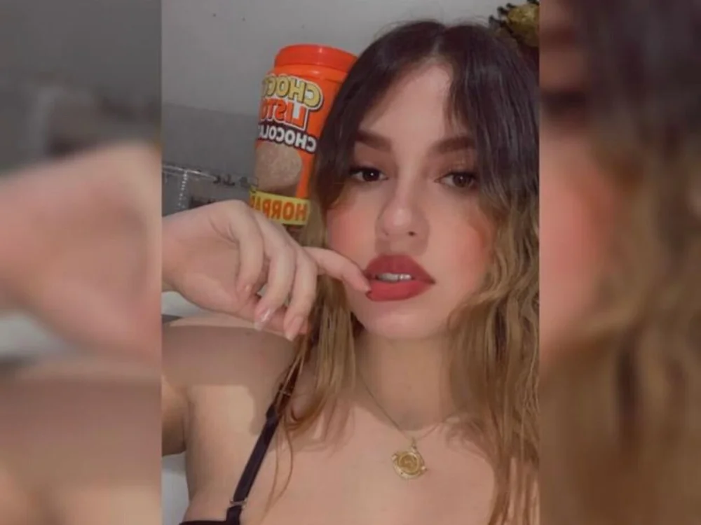 samantha_jacksoon's Offline XXX Chat