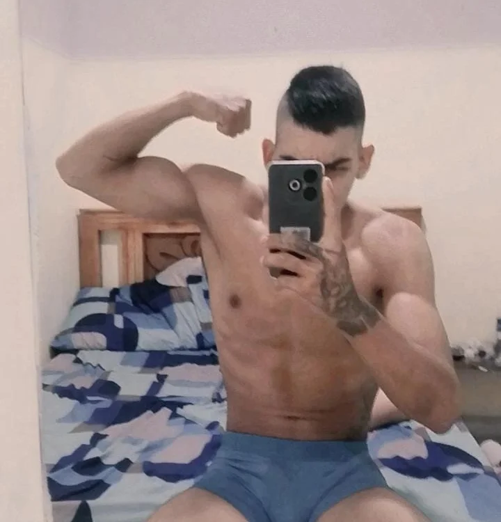 Milo_LatinBoy Offline XXX-chat