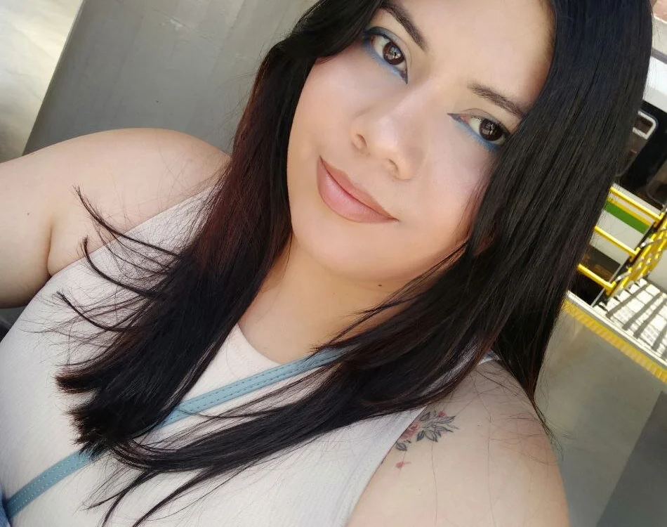 AshleyHolms' Offline Chat Room