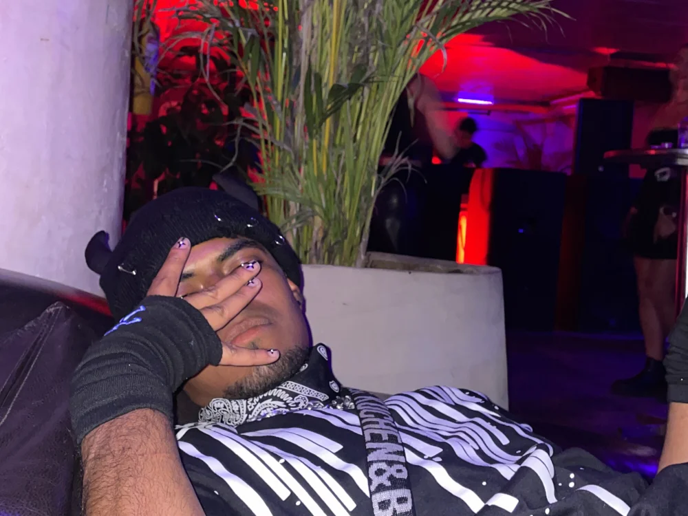 Teito69: συνομιλία ΧΧΧ εκτός σύνδεσης