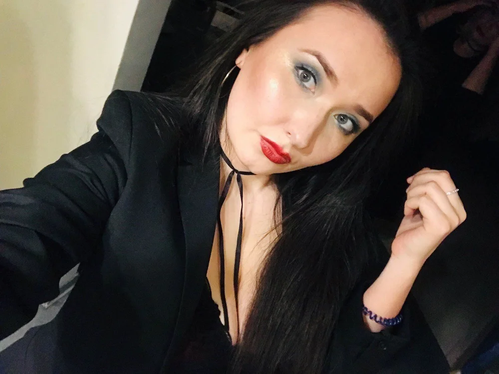 VirginieMaru's Offline Chat Room
