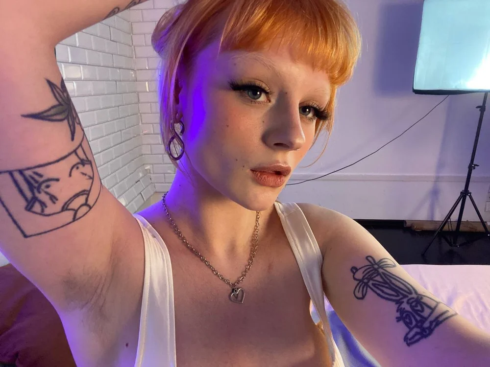 AlinaRemmy's Offline Chat Room