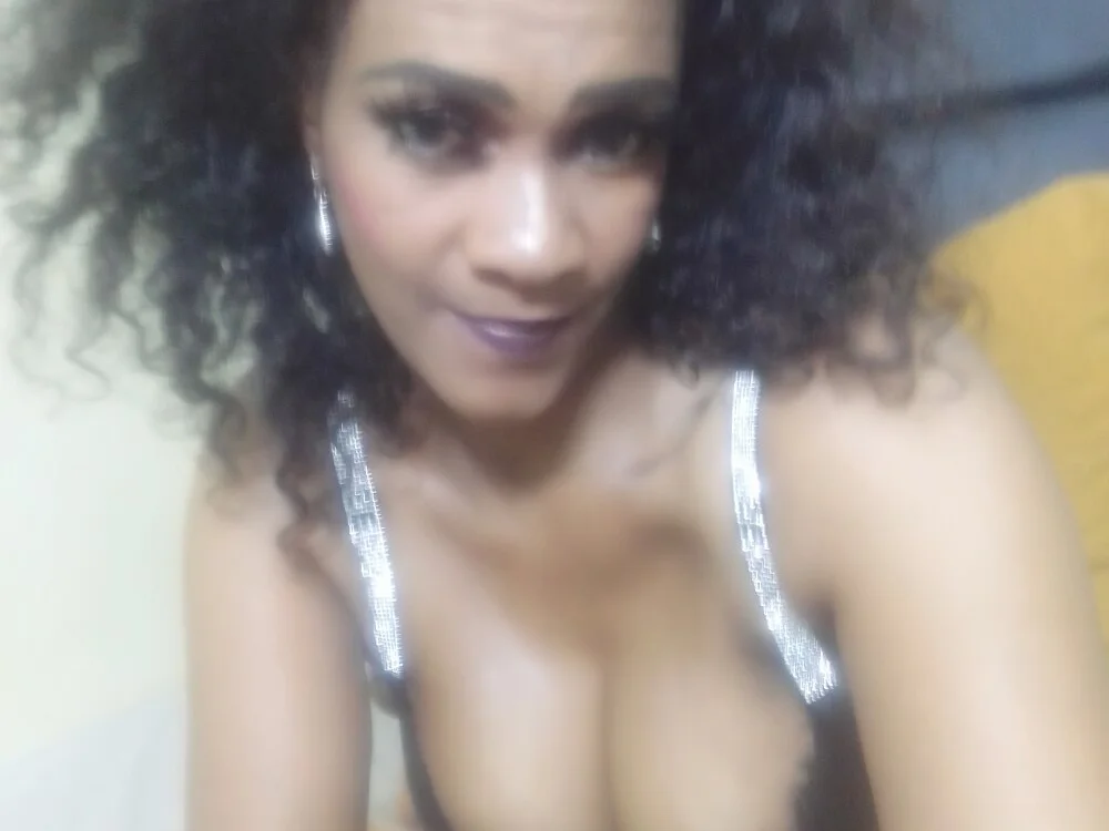 PrettyBoobsxx42's Offline XXX Chat