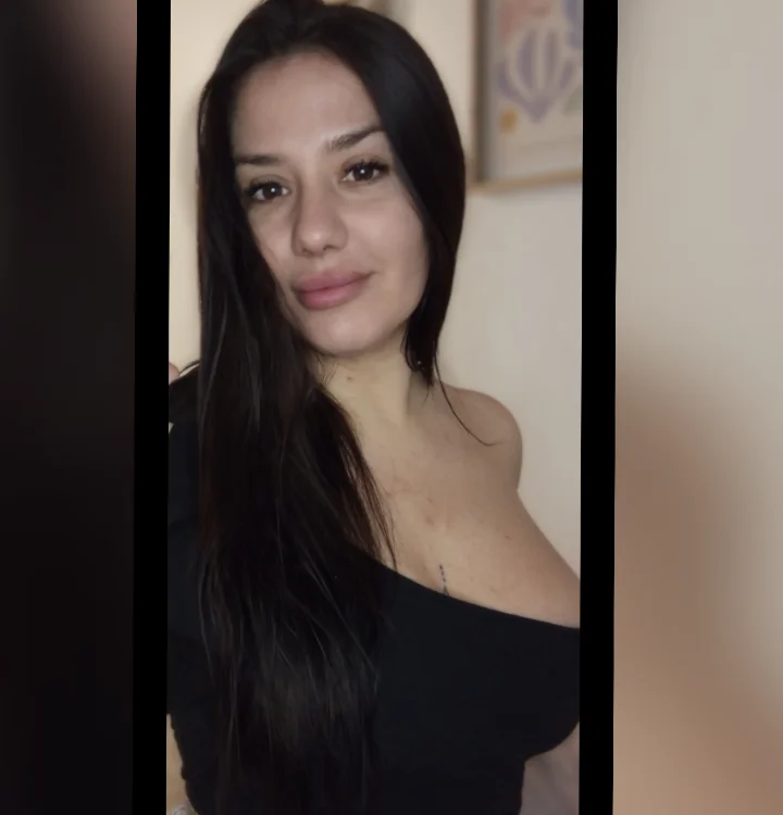 Oliviaxxxbb's most recent online preview
