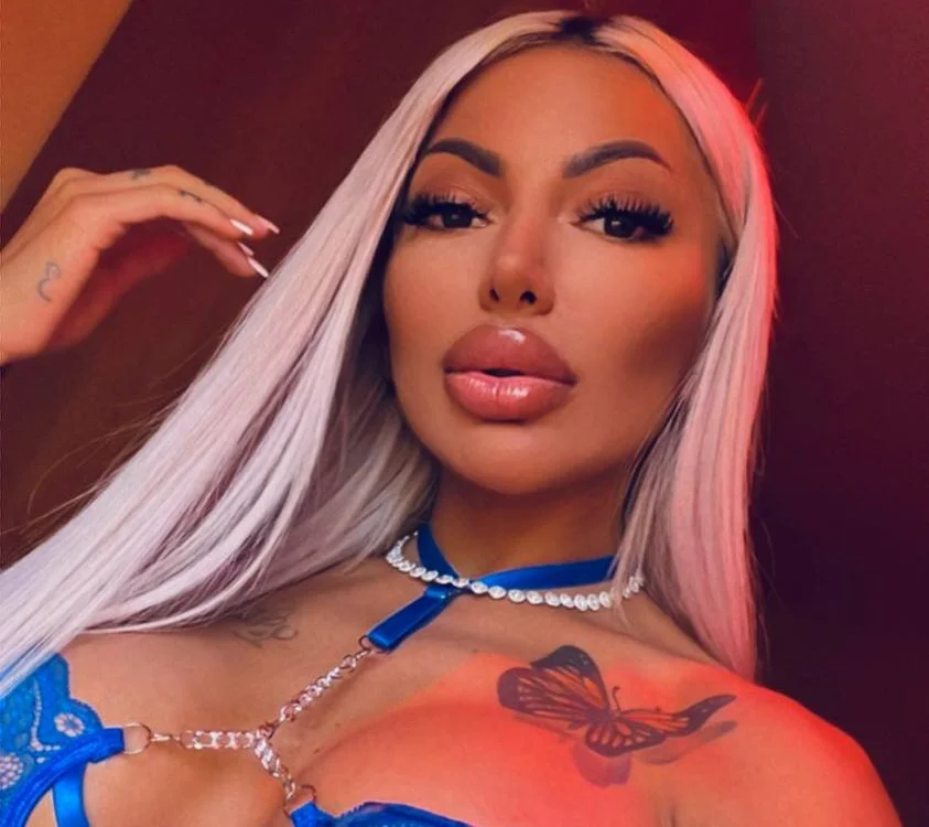 Velvet_Desires' Offline XXX Chat