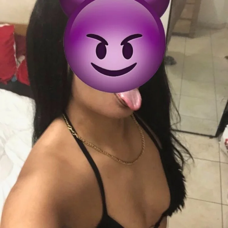 Chatroom XXX hors ligne de Thalia_Drake06