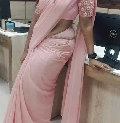 meena_27のオフラインXXXチャット